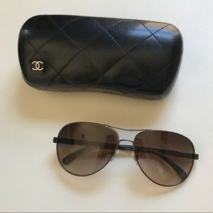 CHANEL Collection Miroir 4179 Sunglasses